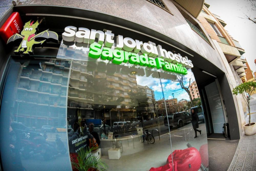 バルセロナ サント ジョルディ ホステルズ サグラダ ファミリアホステル エクステリア 写真